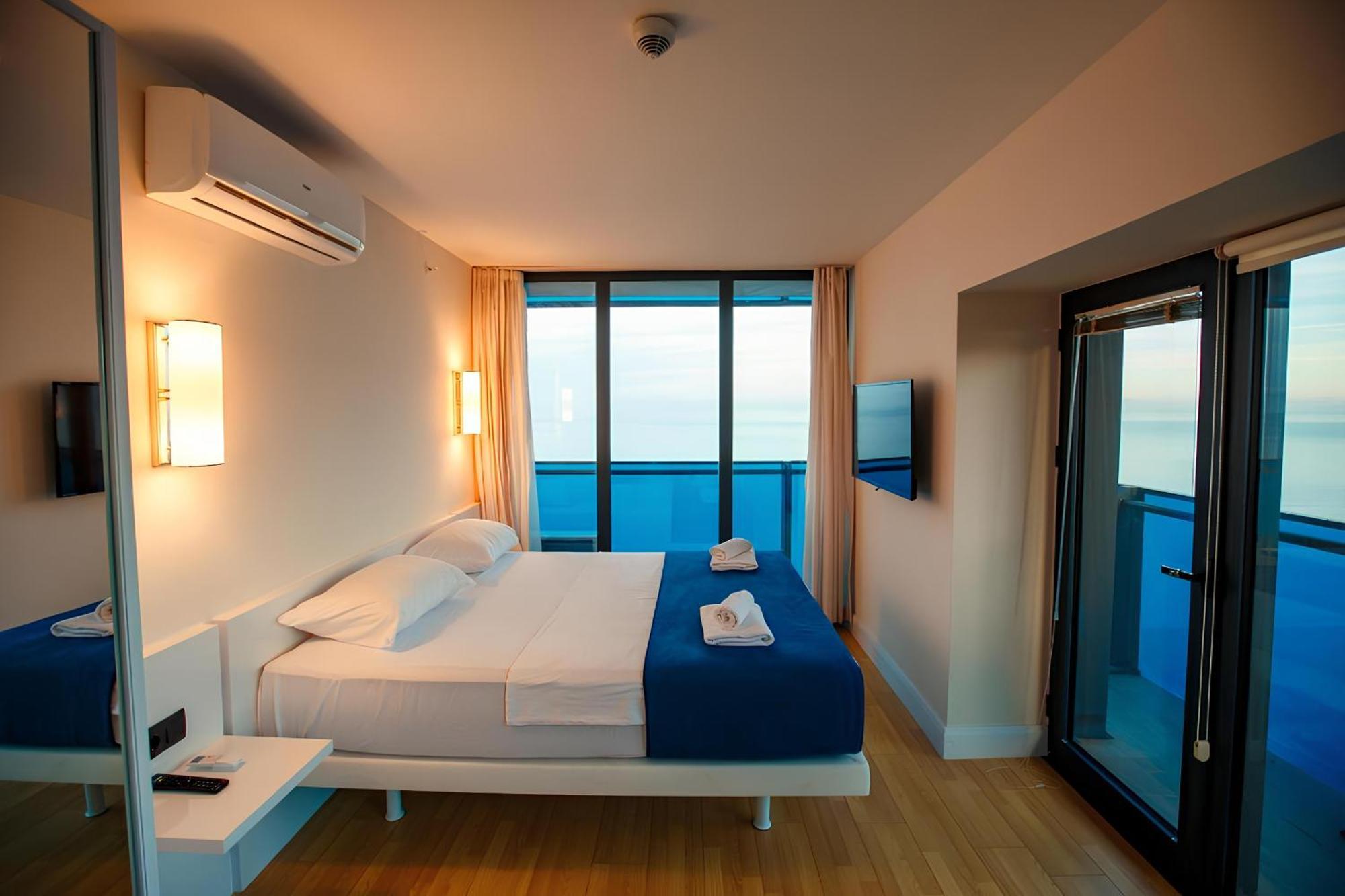 Apartment Orbi - *